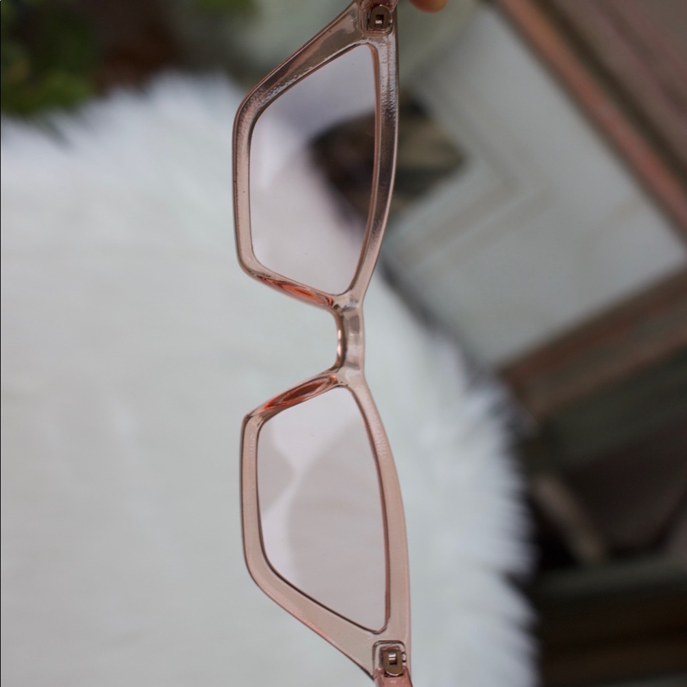 5/$25♥️ Cat eye pink/nude Clear Lucite glasses - Picture 6 of 8